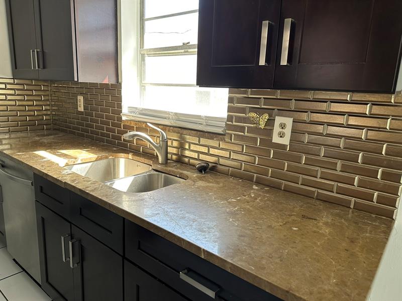 Image 6 of 28 For 1705 Adams Street  1705