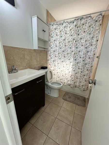 Image 9 of 28 For 1705 Adams Street  1705