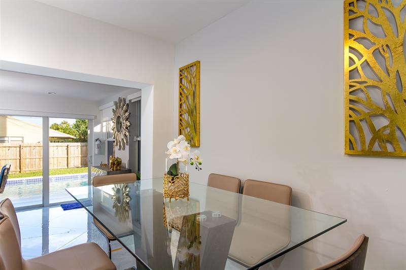 Image 16 of 61 For 1613 16th Ct