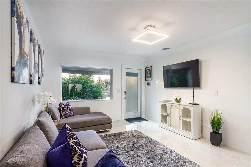 Image 31 of 61 For 1613 16th Ct