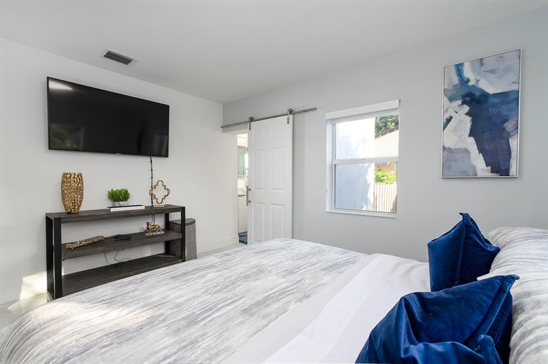 Image 8 of 61 For 1613 16th Ct