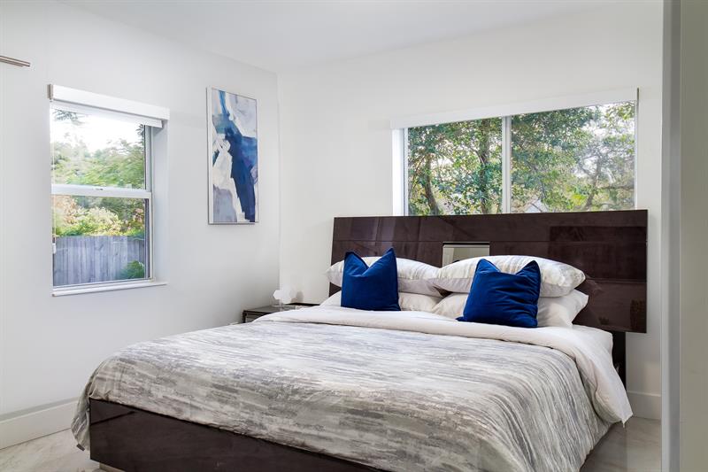 Image 9 of 61 For 1613 16th Ct