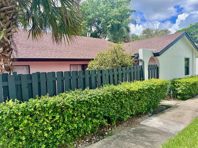 Image 4 of 25 For 8951 19th St  B