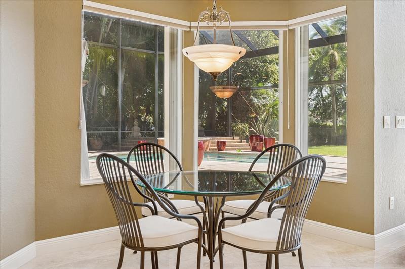 Image 12 of 43 For 10372 Lake Vista Cir