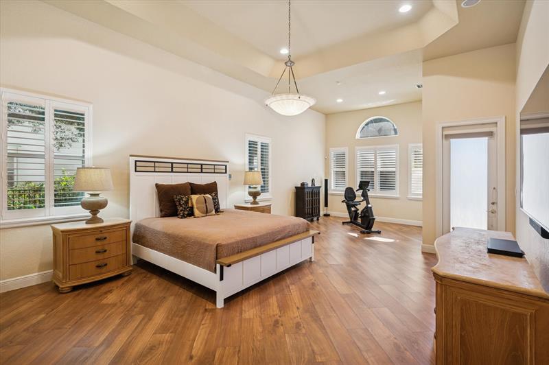 Image 14 of 43 For 10372 Lake Vista Cir