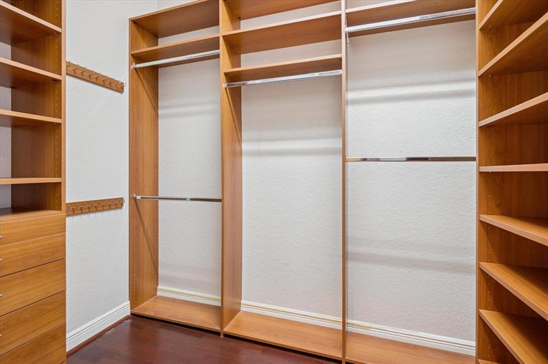 Image 19 of 43 For 10372 Lake Vista Cir