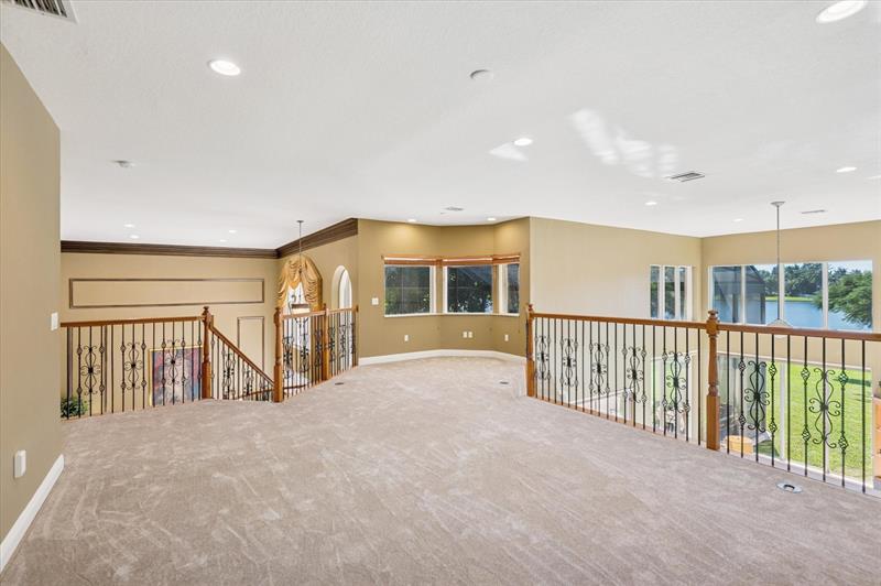 Image 20 of 43 For 10372 Lake Vista Cir