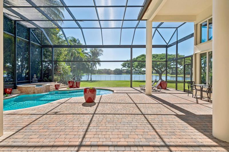 Image 27 of 43 For 10372 Lake Vista Cir