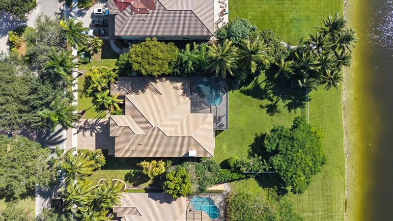 Image 38 of 43 For 10372 Lake Vista Cir