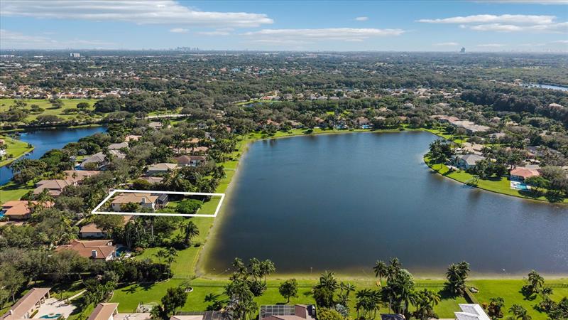 Image 42 of 43 For 10372 Lake Vista Cir