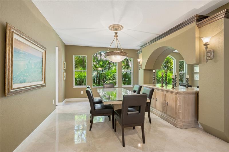 Image 5 of 43 For 10372 Lake Vista Cir