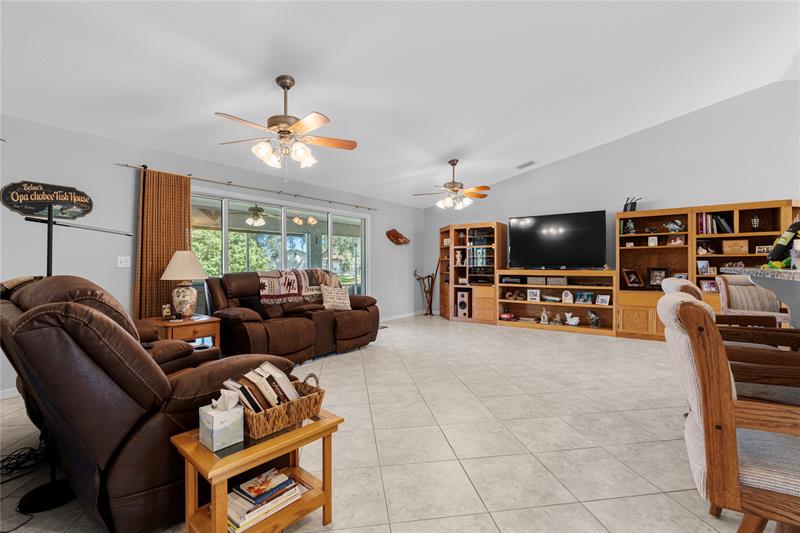 Image 25 of 48 For 1069 9th St  