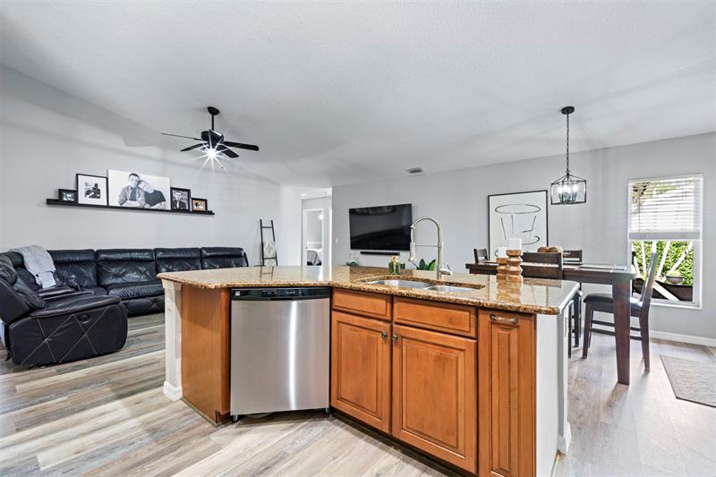 Image 13 of 44 For 5133 47th Ave