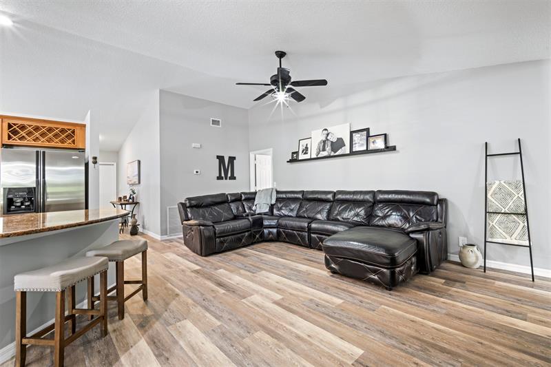 Image 16 of 44 For 5133 47th Ave