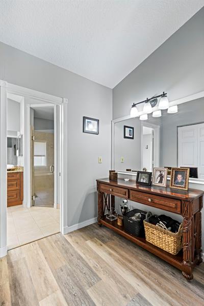 Image 24 of 44 For 5133 47th Ave