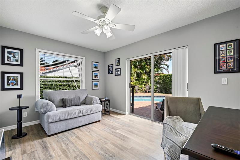 Image 33 of 44 For 5133 47th Ave