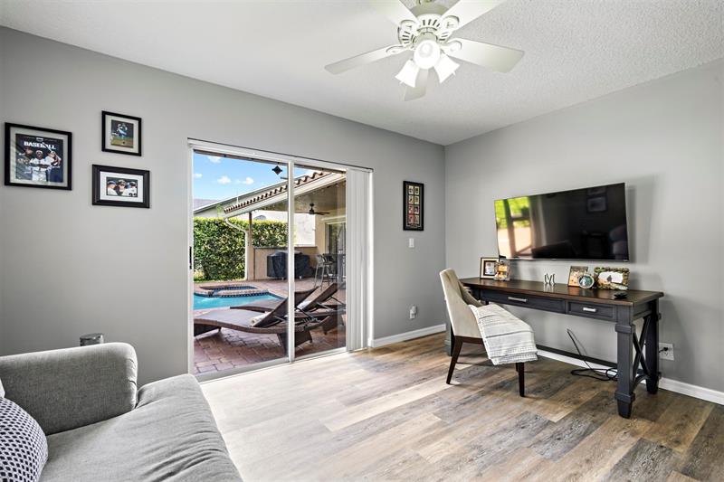 Image 34 of 44 For 5133 47th Ave