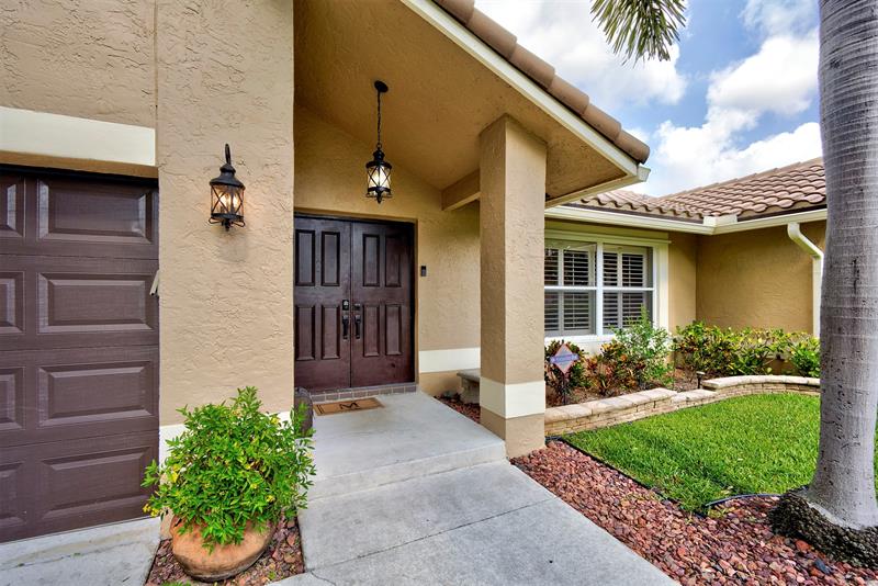 Image 5 of 44 For 5133 47th Ave