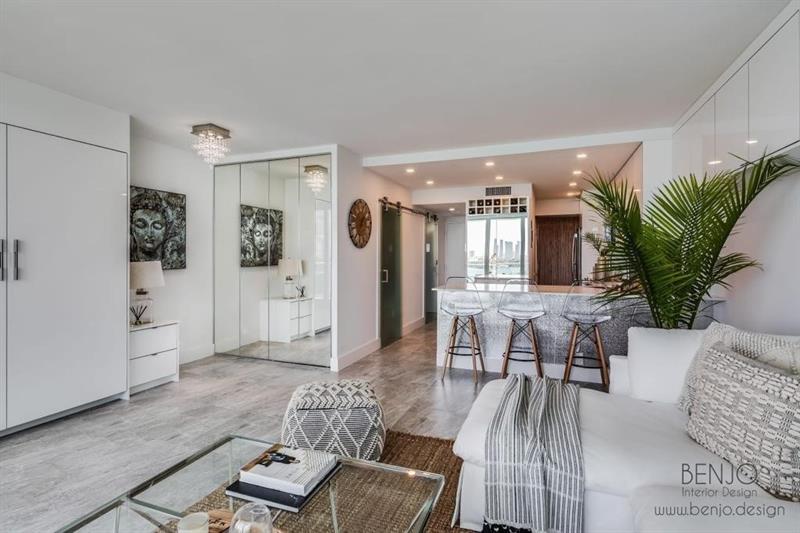 Image 10 of 12 For 1000 West Av  1419