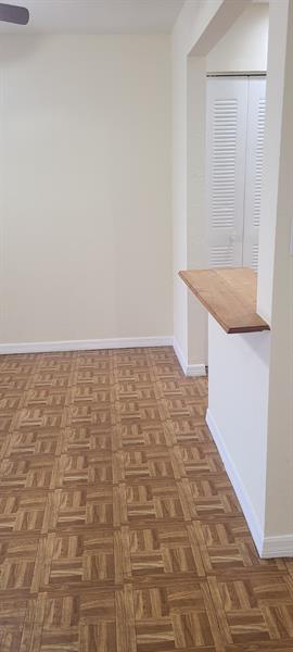 Image 14 of 23 For 2985 Riverside Dr  206