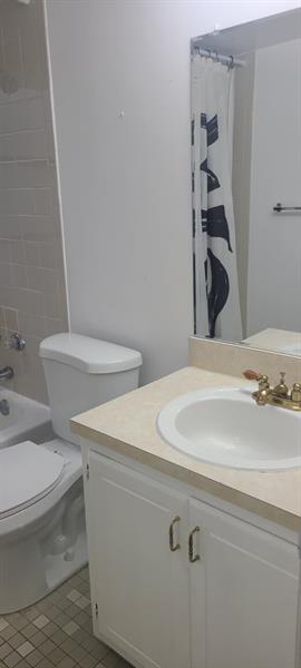 Image 16 of 23 For 2985 Riverside Dr  206