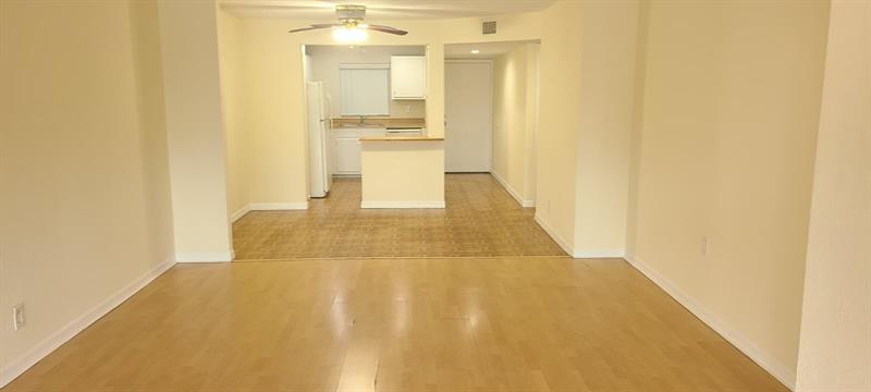 Image 3 of 23 For 2985 Riverside Dr  206