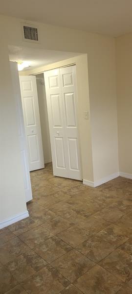 Image 9 of 23 For 2985 Riverside Dr  206