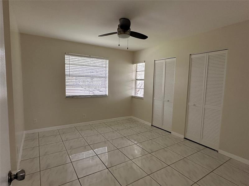 Image 10 of 13 For 9971 Twin Lakes Dr  9-g