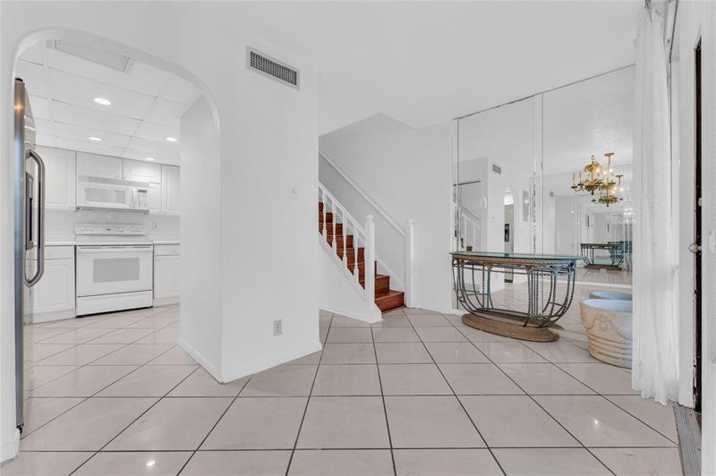 Image 20 of 40 For 1401 Federal Hwy  218