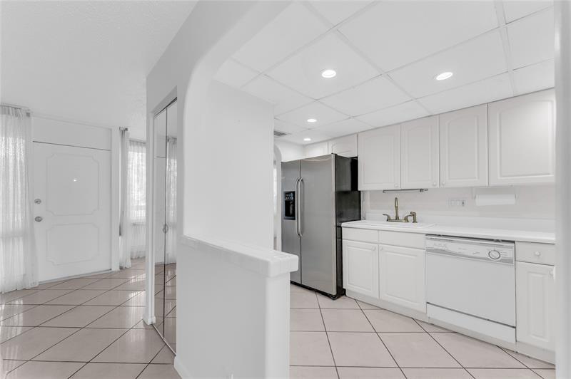 Image 4 of 40 For 1401 Federal Hwy  218