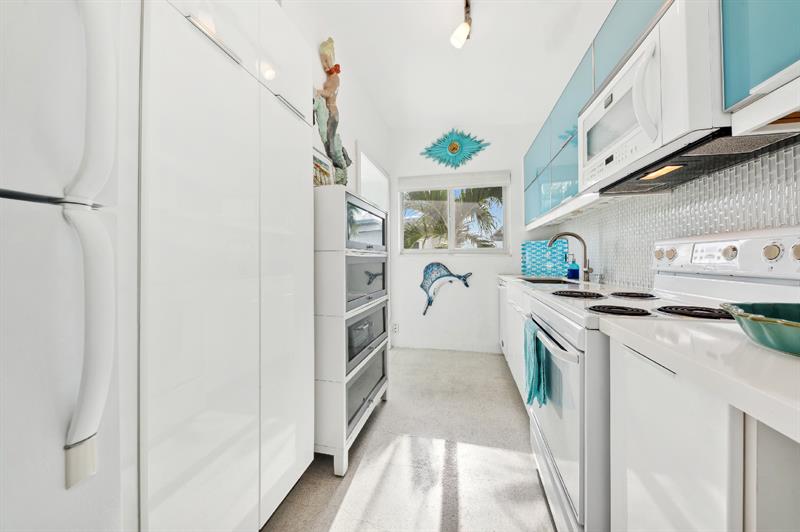 Image 12 of 23 For 425 Bayshore Dr  2