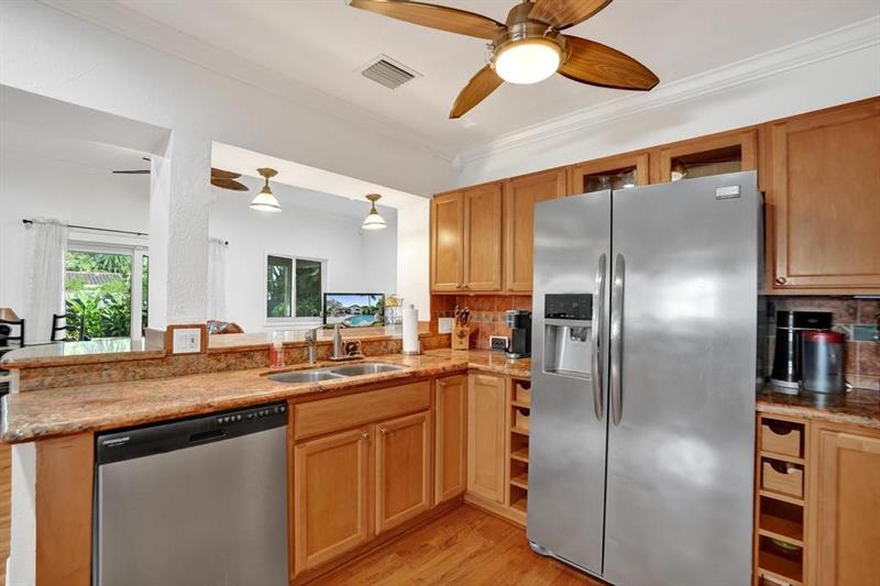 Image 16 of 66 For 408 9th Ave  