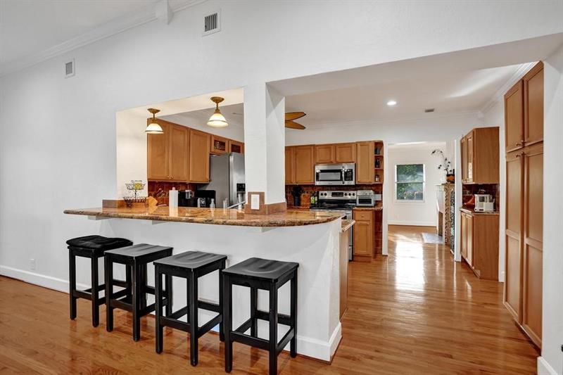 Image 22 of 66 For 408 9th Ave  