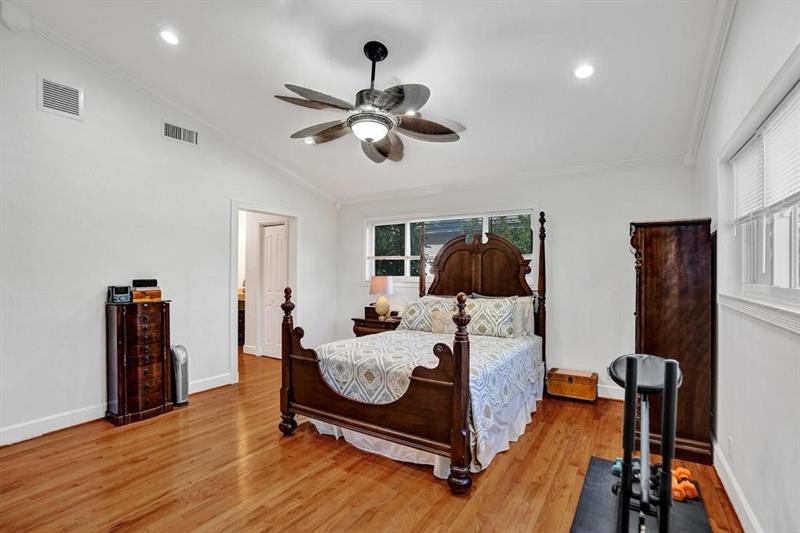 Image 27 of 66 For 408 9th Ave  