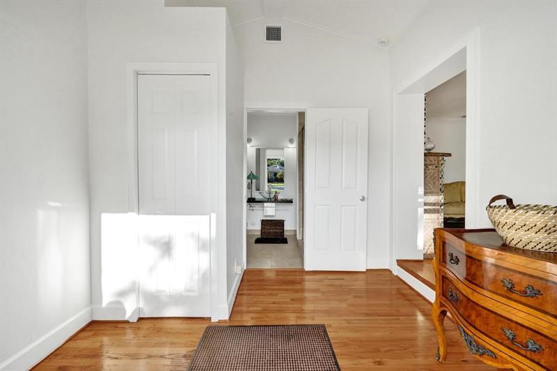 Image 6 of 66 For 408 9th Ave  