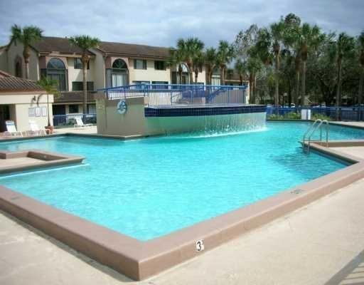 Image 4 of 26 For 15525 Miami Lakeway N  207