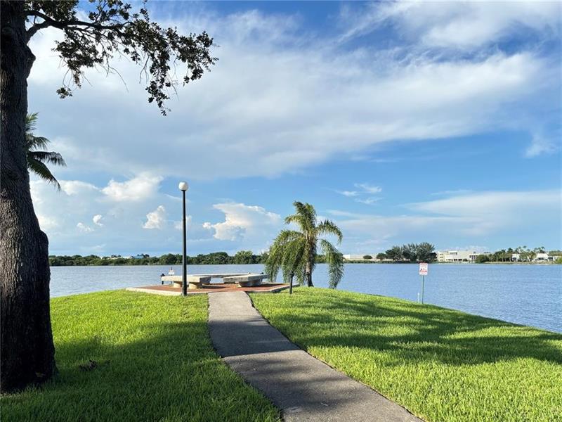 Image 7 of 26 For 15525 Miami Lakeway N  207