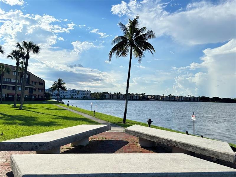 Image 8 of 26 For 15525 Miami Lakeway N  207