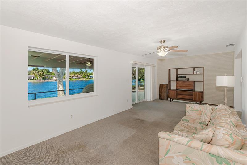 Image 15 of 44 For 1940 107 Ave