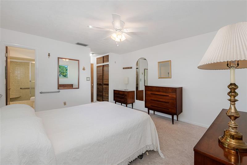 Image 21 of 44 For 1940 107 Ave