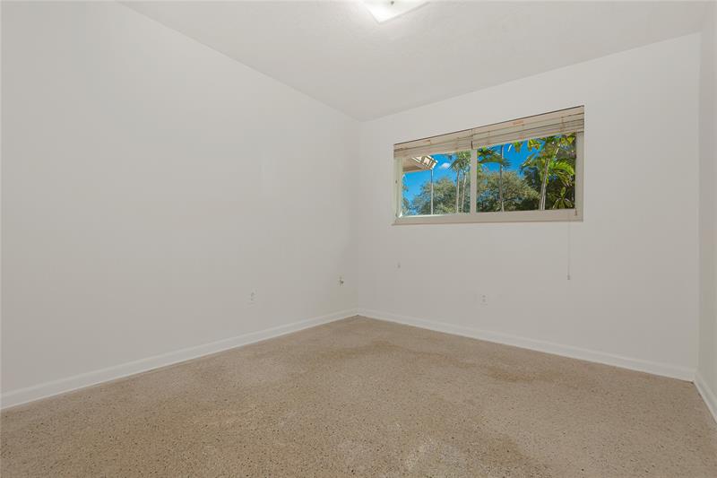 Image 25 of 44 For 1940 107 Ave