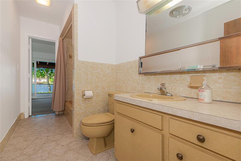 Image 29 of 44 For 1940 107 Ave