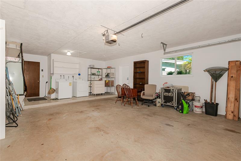 Image 32 of 44 For 1940 107 Ave