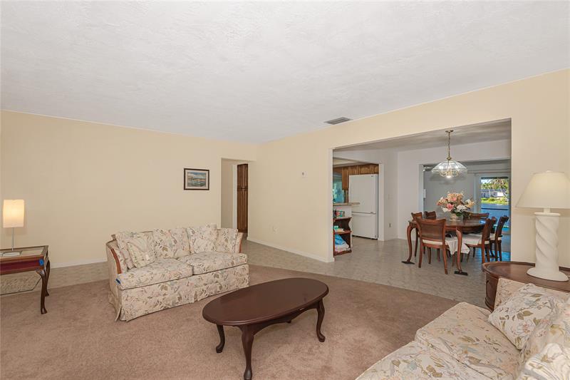 Image 4 of 44 For 1940 107 Ave