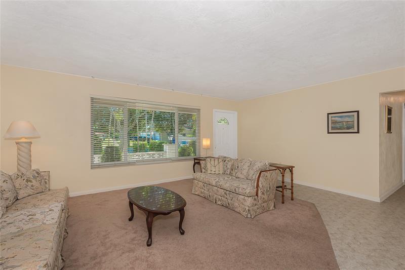 Image 5 of 44 For 1940 107 Ave