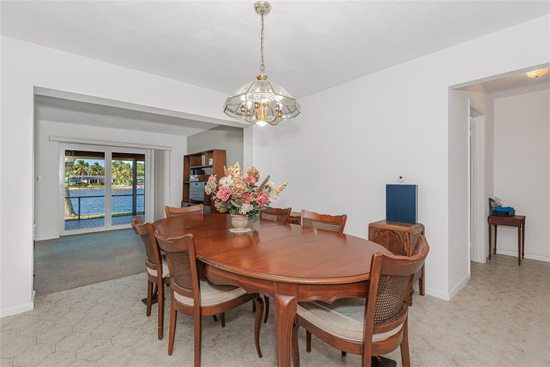 Image 7 of 44 For 1940 107 Ave