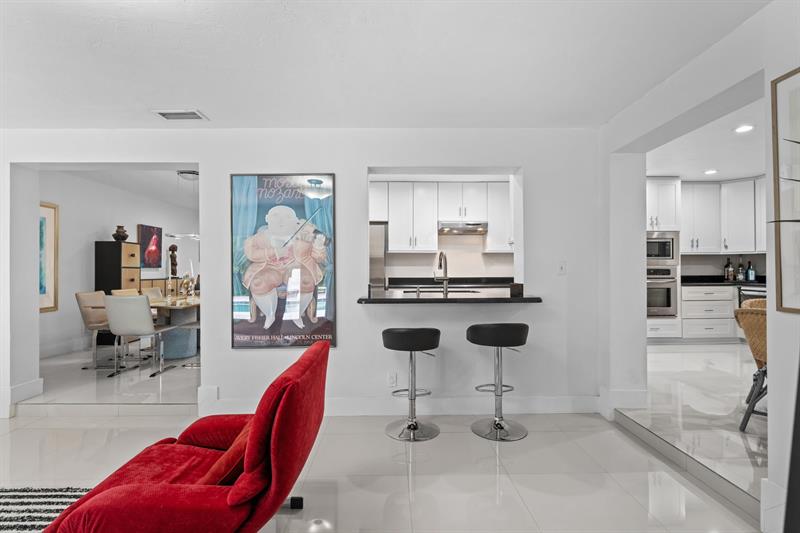 Image 11 of 32 For 326 Seven Isles Dr