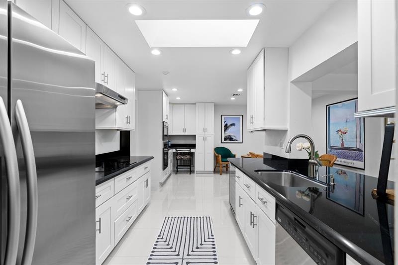 Image 13 of 32 For 326 Seven Isles Dr