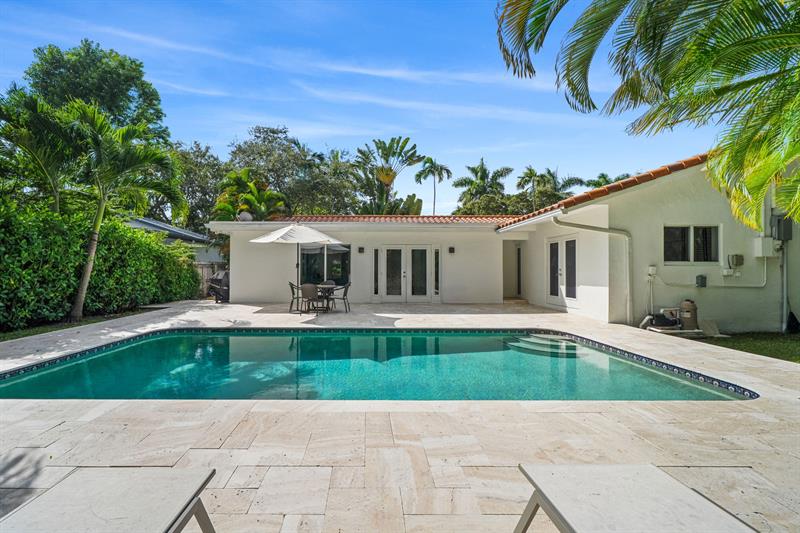 Image 26 of 32 For 326 Seven Isles Dr