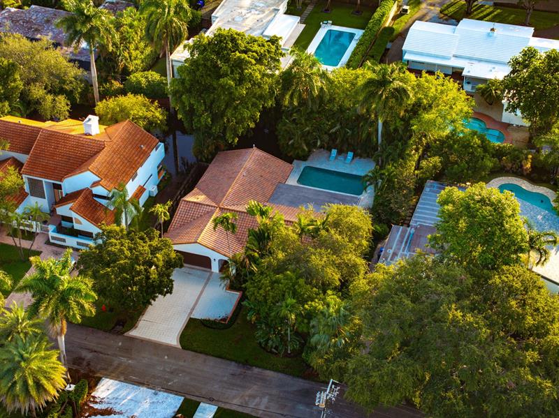 Image 29 of 32 For 326 Seven Isles Dr